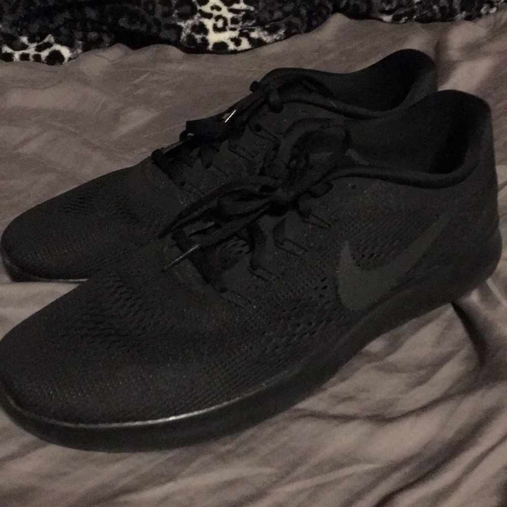 Nike tennis shoes